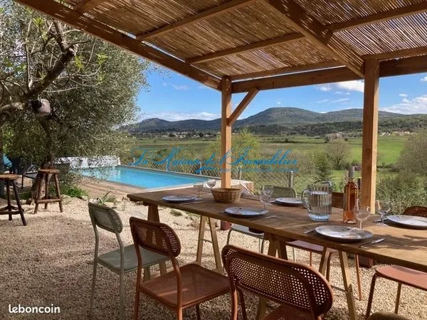 Maison 10 pièces 208 m²