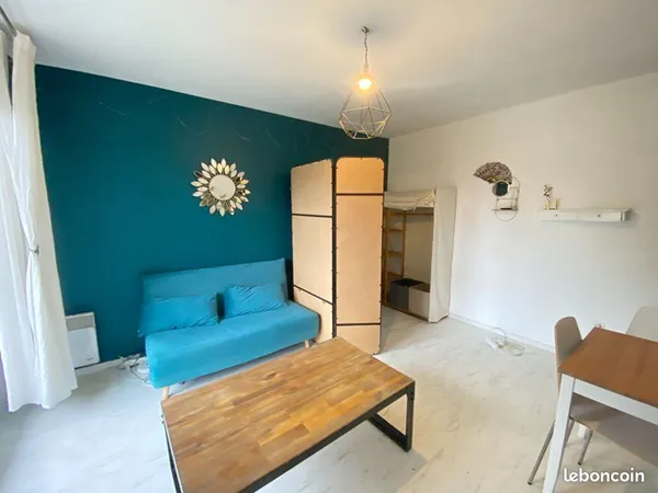 À VENDRE - Studio rénové de 22 m² avec garage - 105 000