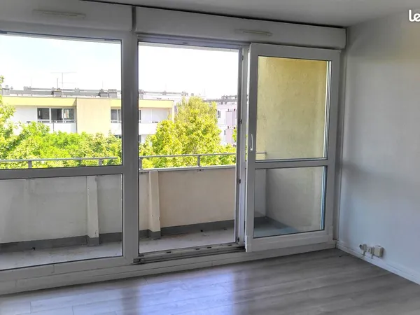 Vente en direct : Beau T3, 62 m2, 4ème et dernier étage - Très lumineux