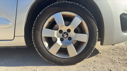 Peugeot 5008 1.6 HDi 115 - Active 7pl – 2014 – 109754 km – Diesel – Boîte Manuelle — photo 20