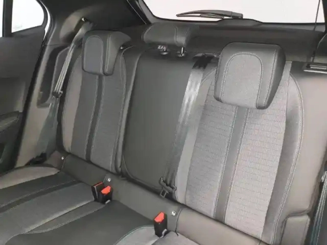 Peugeot 2008 puretech 130 s&amp;s bvm6 — photo 22