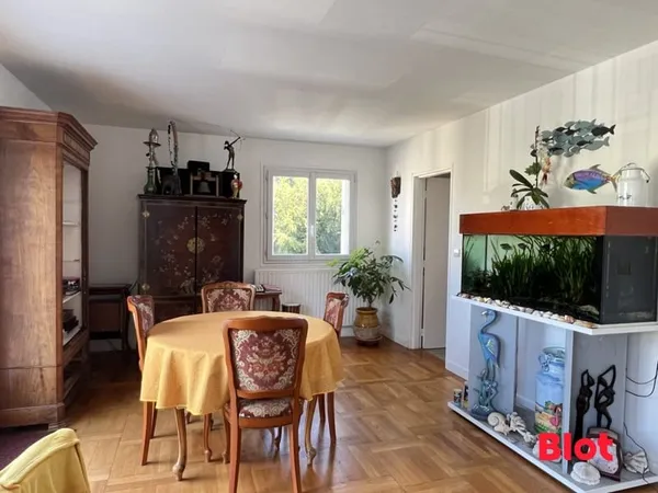 À VENDRE PAR BLOT IMMOBILIER - APPARTEMENT DERNIER ÉTAGE - TERRASSE