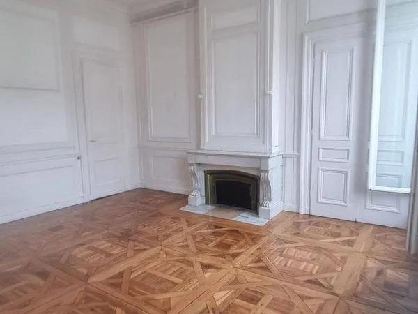 Appartement 7 pièces 300 m²