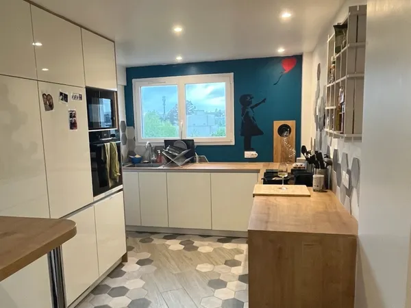 Loue appartement - 5 pièces 102m² - meublé