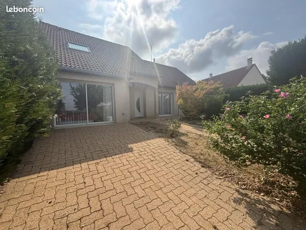 Pavillon 8 pièces 130 m²