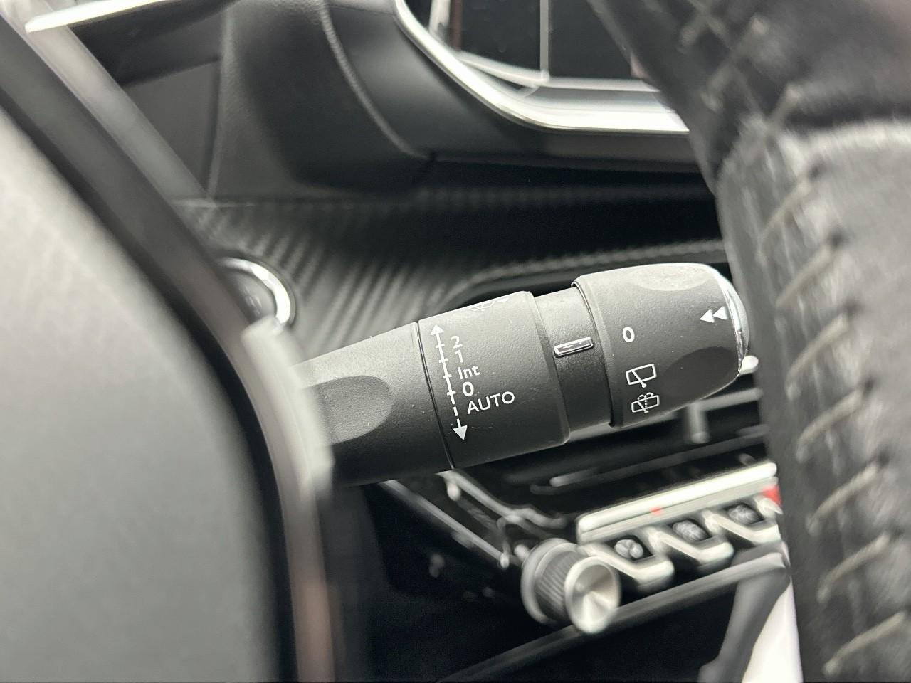 Peugeot 208 puretech 100 s&s bvm6 allure — photo 18