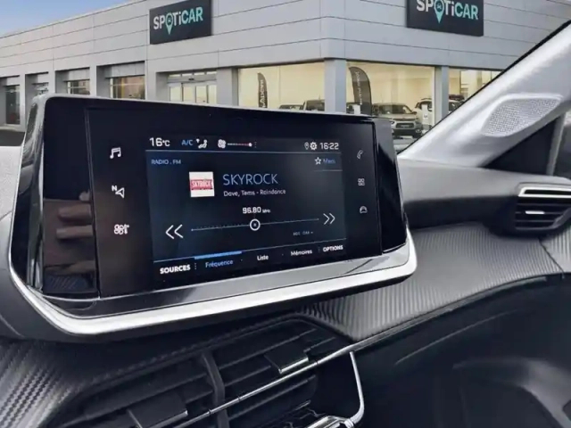 Peugeot 208 puretech 100 s&amp;s bvm6 style — photo 11