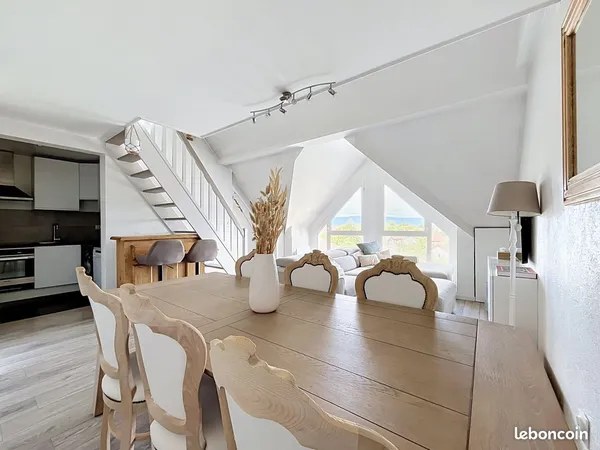 Duplex de 62m² utiles avec terrasse tropézienne de 20m²