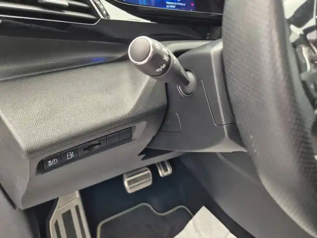 Peugeot 308 phev 225 e-eat8 — photo 24