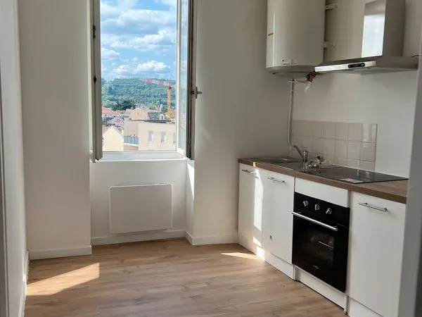 Appartement 37 m² - Centre-ville d'Oyonnax - Entièrement refait à neuf