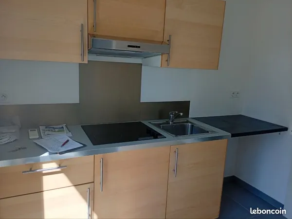 Studio 25 m2 non meublé