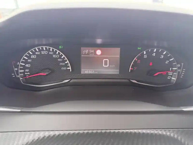 Peugeot 2008 puretech 100 s&amp;s bvm6 — photo 35