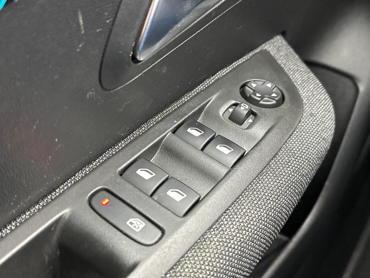 Peugeot 208 puretech 75 s&s bvm5 style — photo 15