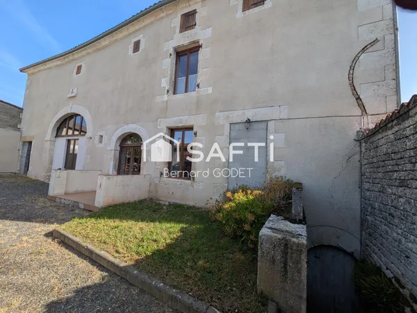 Maison de bourg ancienne rénovée