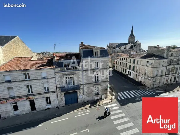 Bureaux 234 m² NIORT
