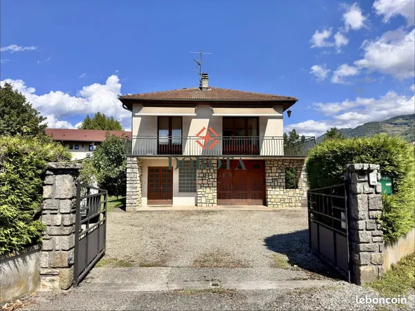 Propriété 4 pièces 93 m²