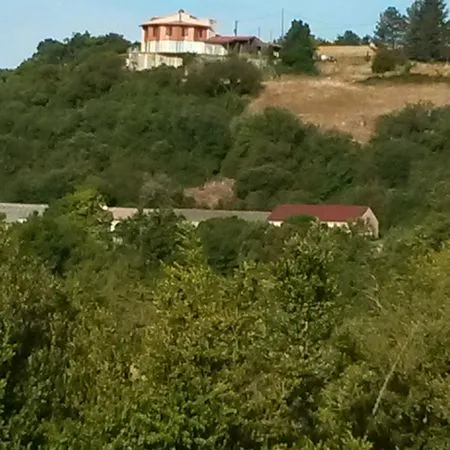 Domaine de chasse 600he d'un seul tenant avec gîte 15 personnes plus appartements 200m2 dans le 34