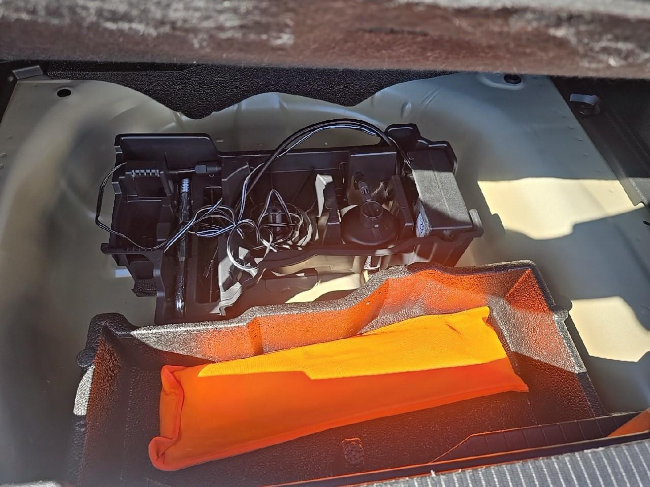 Peugeot 2008 100 s&s bvm6 business — photo 23