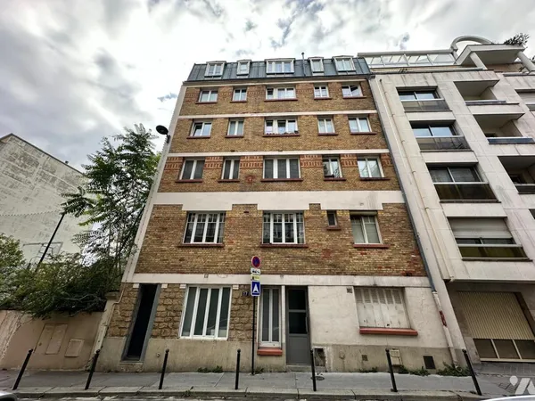 Studio à vendre, libre de toute occupation, 17 rue alphonse Penaud PARIS 20è