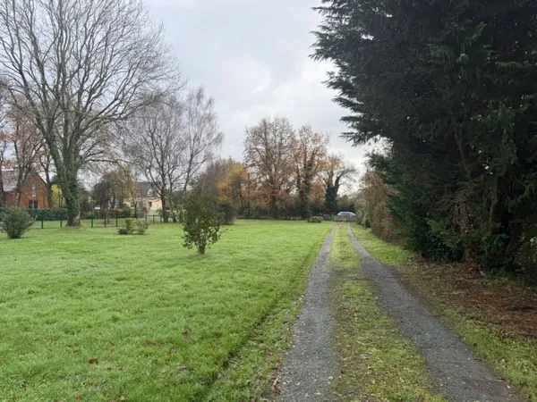 Terrain 780 m²