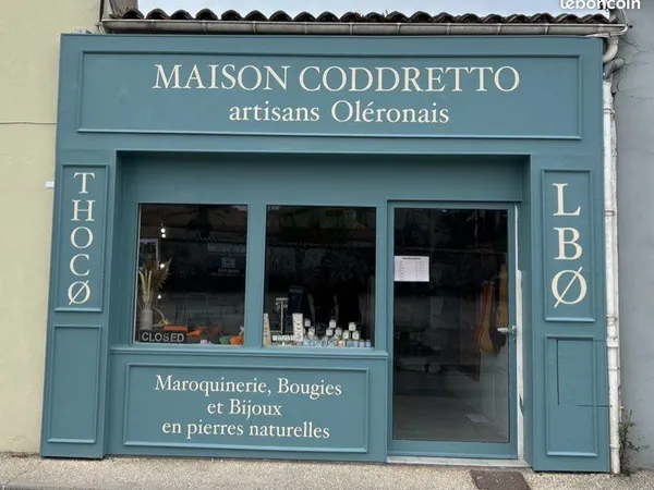 Murs commerciaux libre