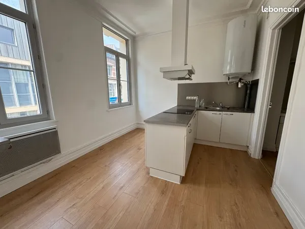 Location 60m2 rue raspail