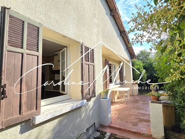 Maison de plain-pied de 67m² - 2 chambres - jardin et garage
