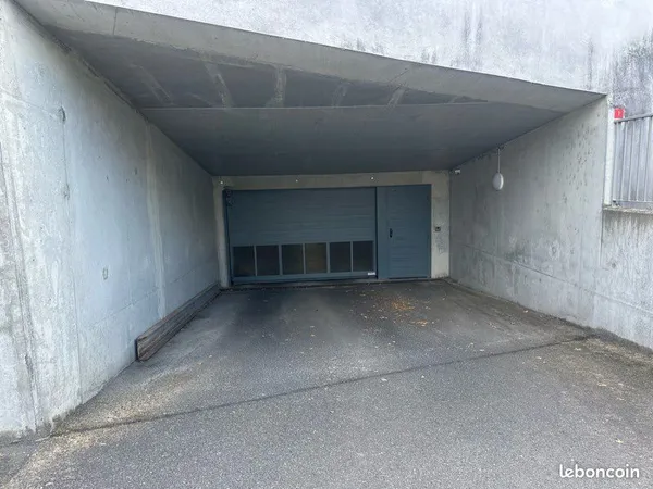 Place de parking en souterrain