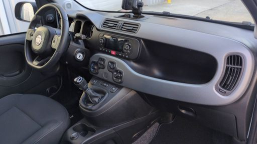 Fiat Panda 1.2  69ch - City Cross Waze – 2018 – 55303 km – Essence – Boîte Manuelle — photo 14