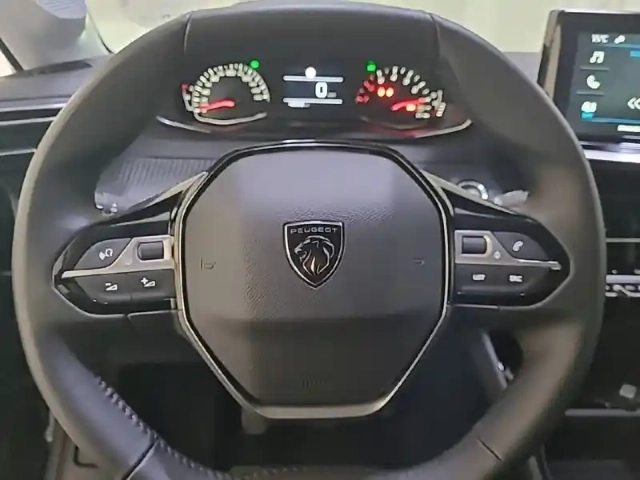 Peugeot 208 puretech 100 s&amp;s bvm6 — photo 9