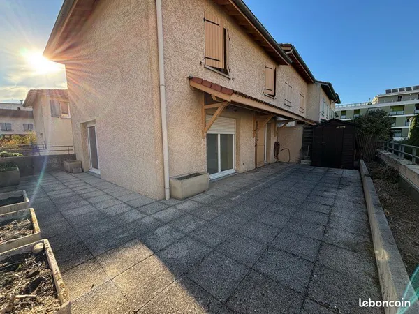 A LOUER LYON 8ème - Appartement T4