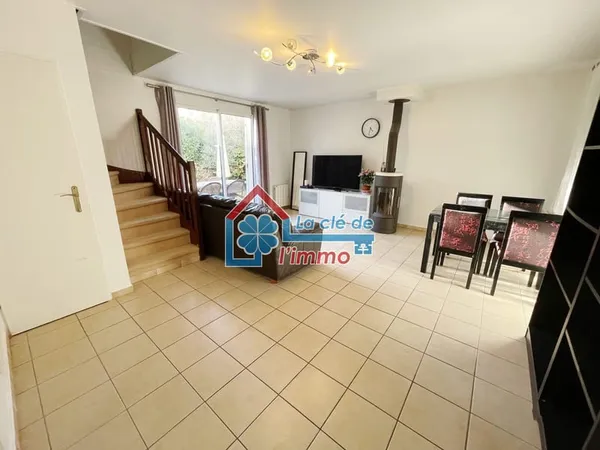 MAISON INDIVIDUELLE - 3 CHAMBRES + GARAGE + JARDIN