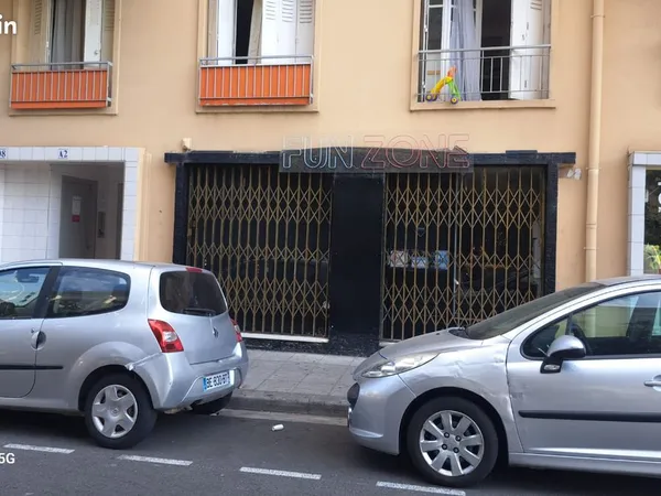 Murs commerciaux libres