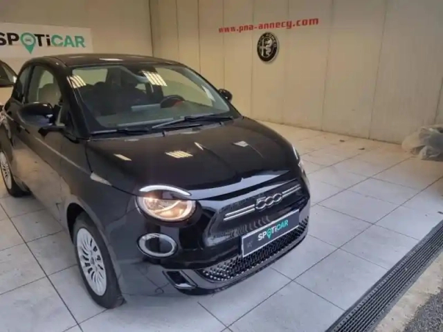 Fiat 500 e 118ch (red) my25 — photo 12