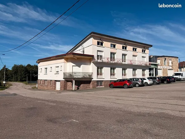Ensemble immobilier 30 pièces 700 m²