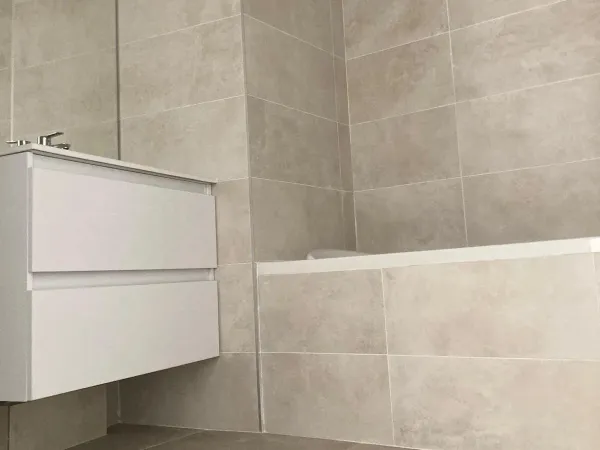 Antibes – Appartement neuf livré – Rez-de-jardin achevé, résidence avec piscine