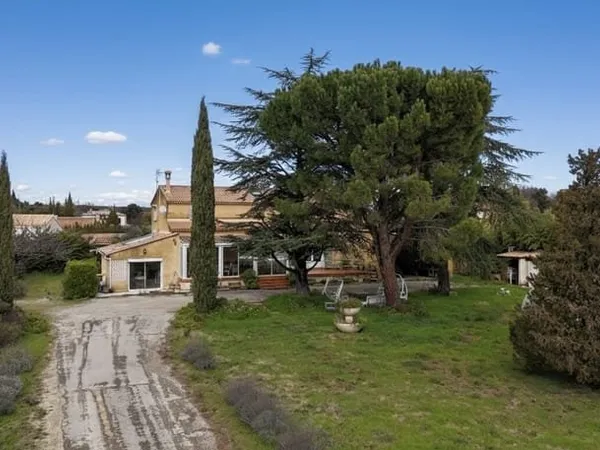 Maison avec piscine et terrain divisible