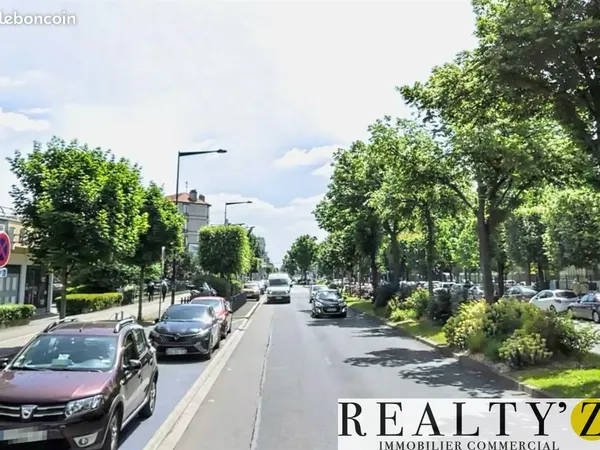 Local commercial 150 m²