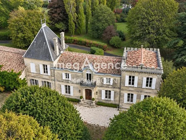 CAMBLANES-ET-MEYNAC - CHÂTEAU DE PLUS DE 323 M² - PARC ARBORÉ - POSSIBILITÉ D'ACQUÉRIR UN DOMAINE DE