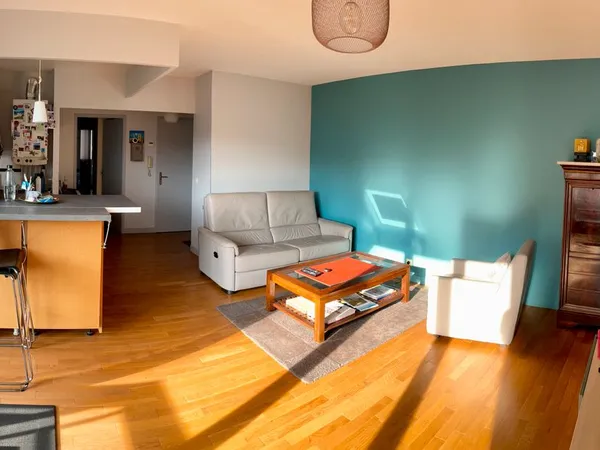 Appartement T4 de 78m2 à Pantin proche canal