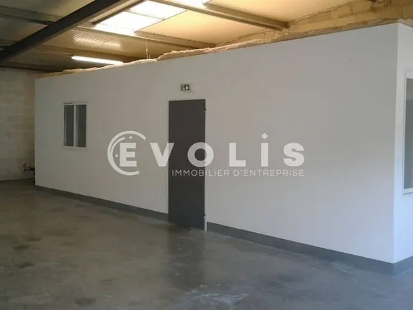 Local d'activité 1 pièce 150 m²