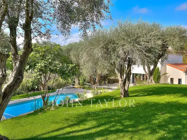 Maison 6 pièces 230 m²