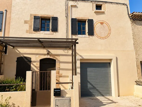 Maison de hameau avec terrasse et garage