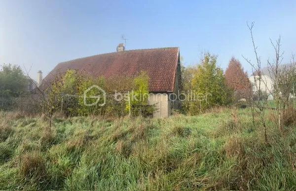 ET SI VOUS DONNIEZ UNE SECONDE VIE À CETTE MAISON PLEINE DE POTENTIEL ?