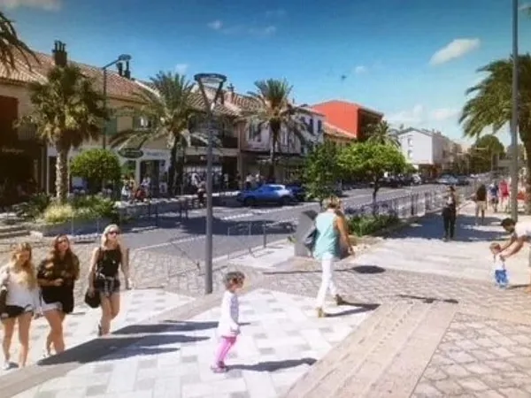 LOCAl ARTERE PRINCIPALE AXE HYERES LE LAVANDOU EMPLACEMENT DE PREMIER ORDRE