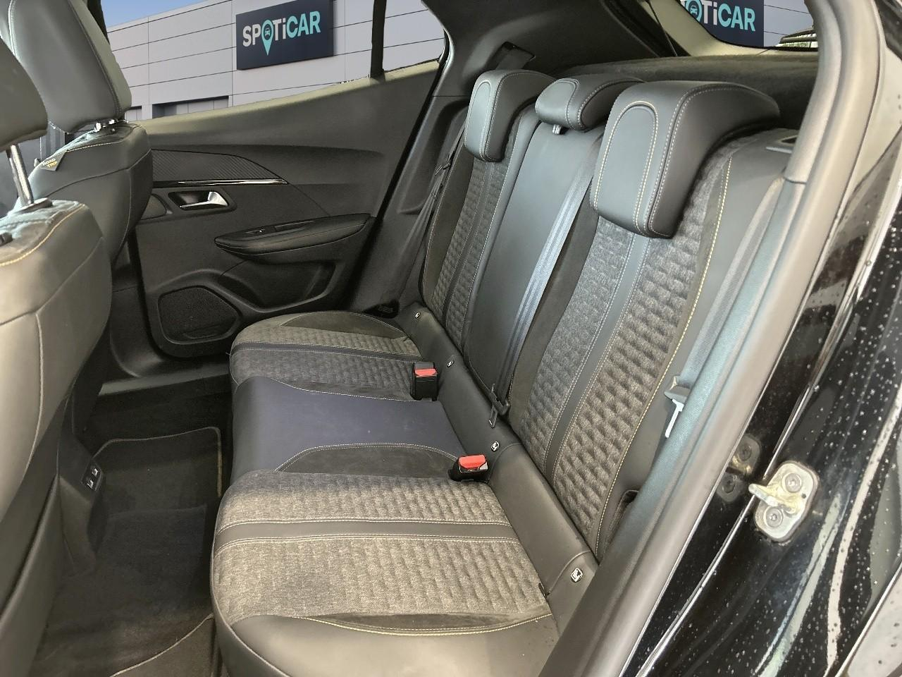 Peugeot 2008 1.2 puretech 130ch s&s roadtrip eat8 — photo 10