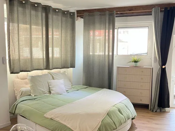 Très grand studio 60m2
