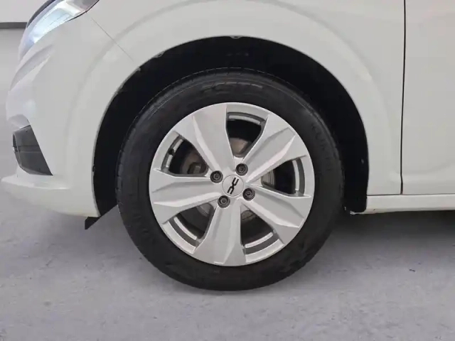 Dacia Sandero sce 65 — photo 91