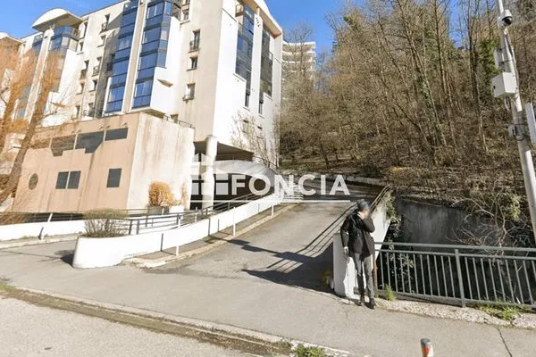 Parking 12 m²