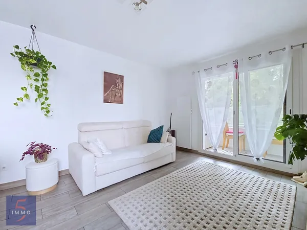 T2 - LOGGIA